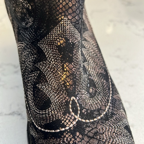 CORRAL Women’s Snake Print G1165 size 8 NWT - Picture 3 of 12